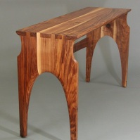 The tables can also be used separately. Note the truly huge dovetails.